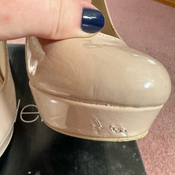 Nude colored heels - Picture 2 of 8